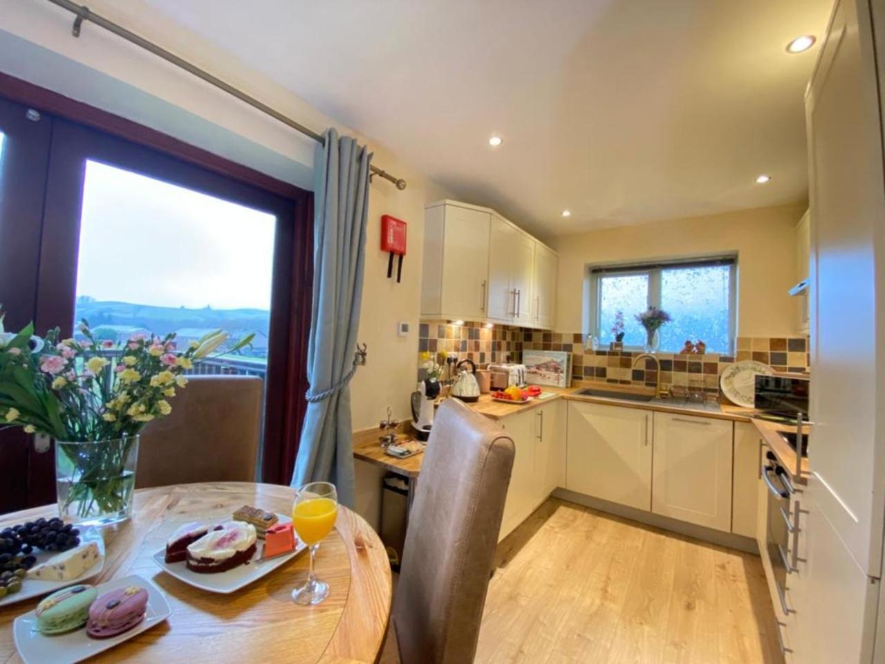Lune Cottage Nestled Between Lake District And Yorkshire Dales ทีเบย์ ภายนอก รูปภาพ